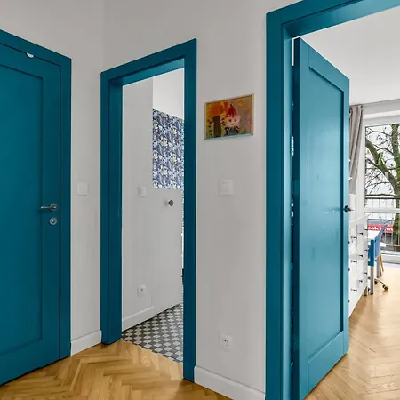 Hoza Heart Of By Bookinghost وارسو