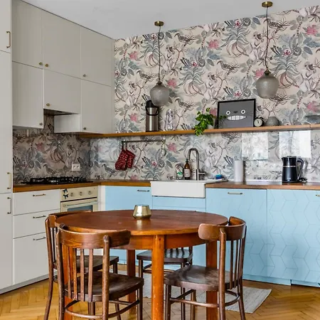 Hoza Heart Of By Bookinghost * Warschau