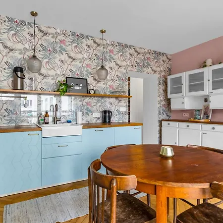 Hoza Heart Of By Bookinghost * Warschau