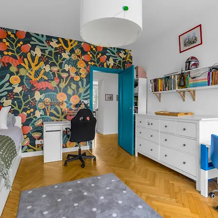 Hoza Heart Of By Bookinghost