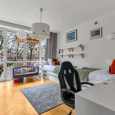 Hoza Heart Of By Bookinghost * Warschau