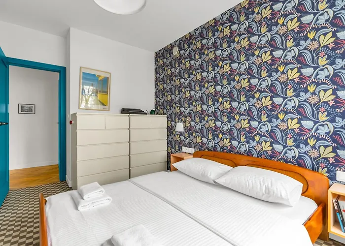 Hoza Heart Of By Bookinghost Warsaw