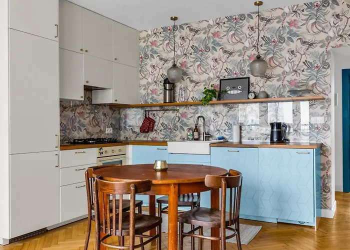 Hoza Heart Of By Bookinghost * Warsaw