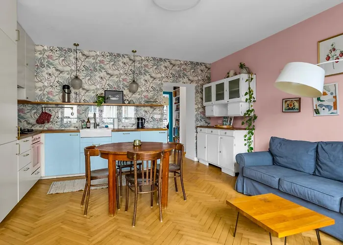 Hoza Heart Of By Bookinghost Warsaw