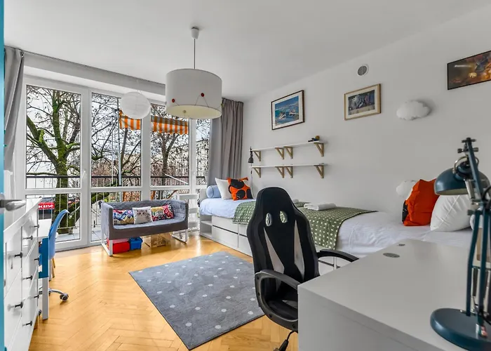 Hoza Heart Of By Bookinghost * Warsaw